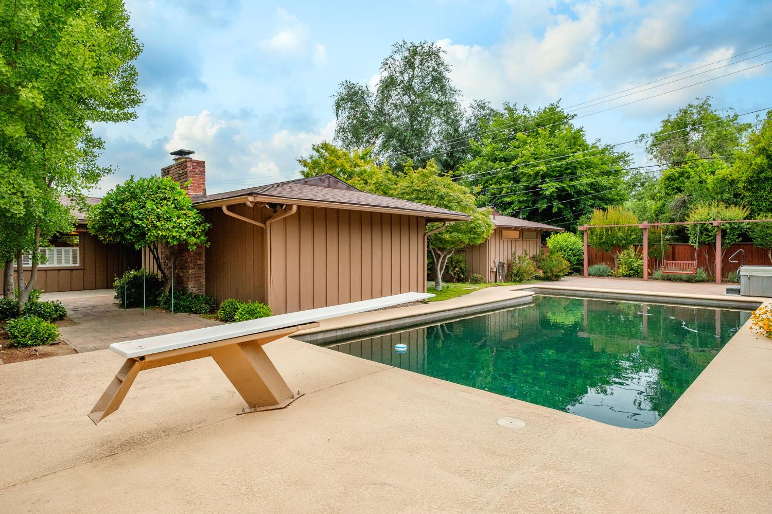 1288 W San Jose Ave, Fresno, CA 93711