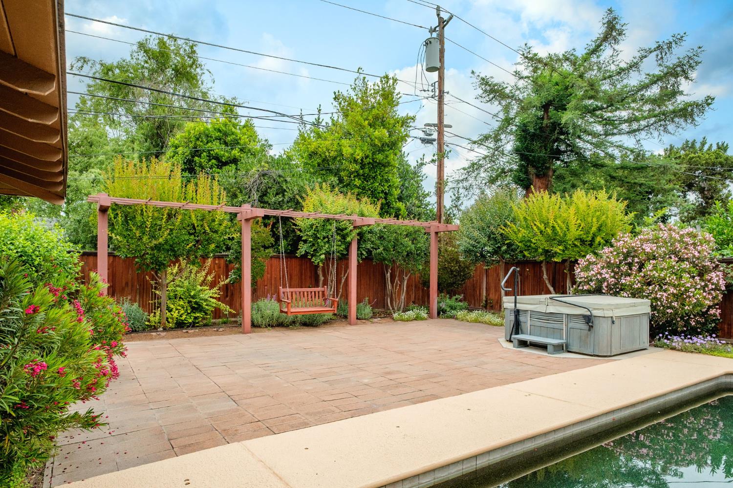1288 W San Jose Ave, Fresno, CA 93711