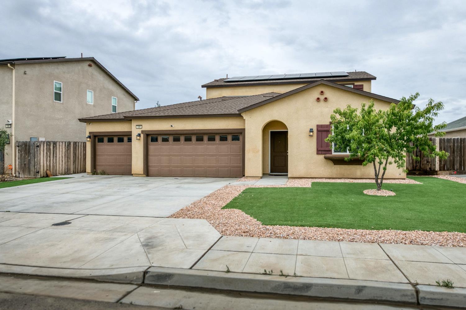1391 Shoreside Dr, Madera, CA 93637