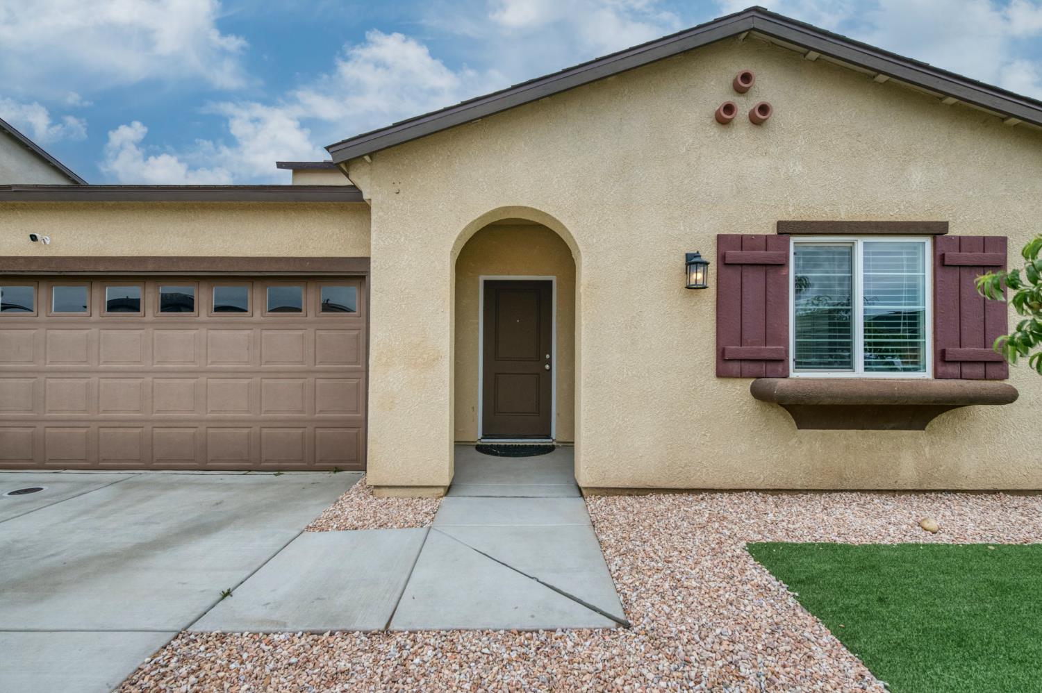 1391 Shoreside Dr, Madera, CA 93637