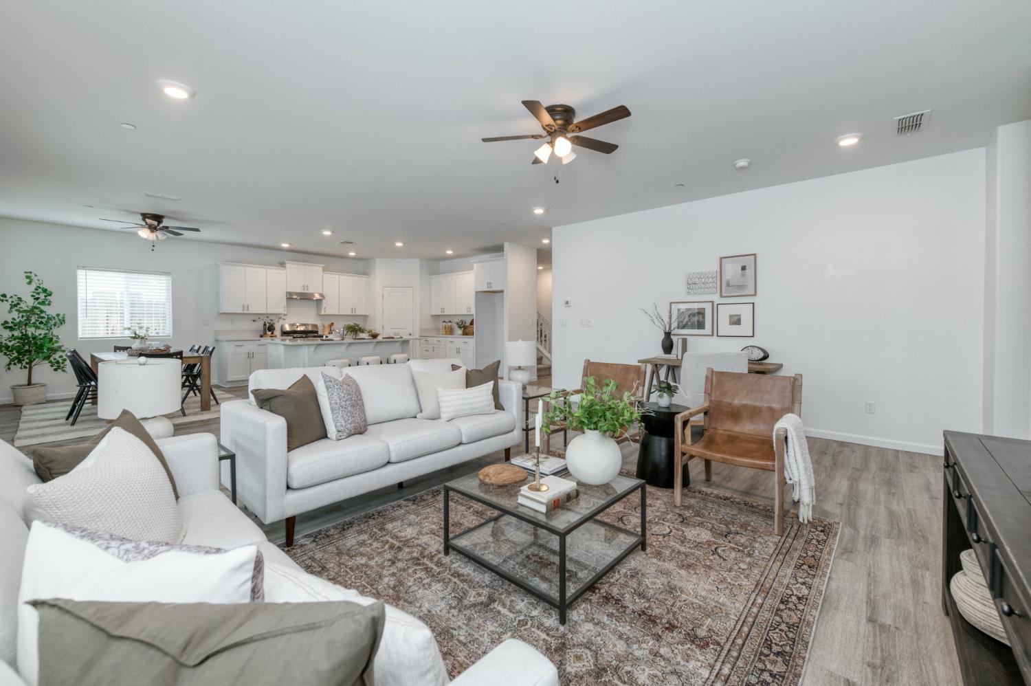 1391 Shoreside Dr, Madera, CA 93637