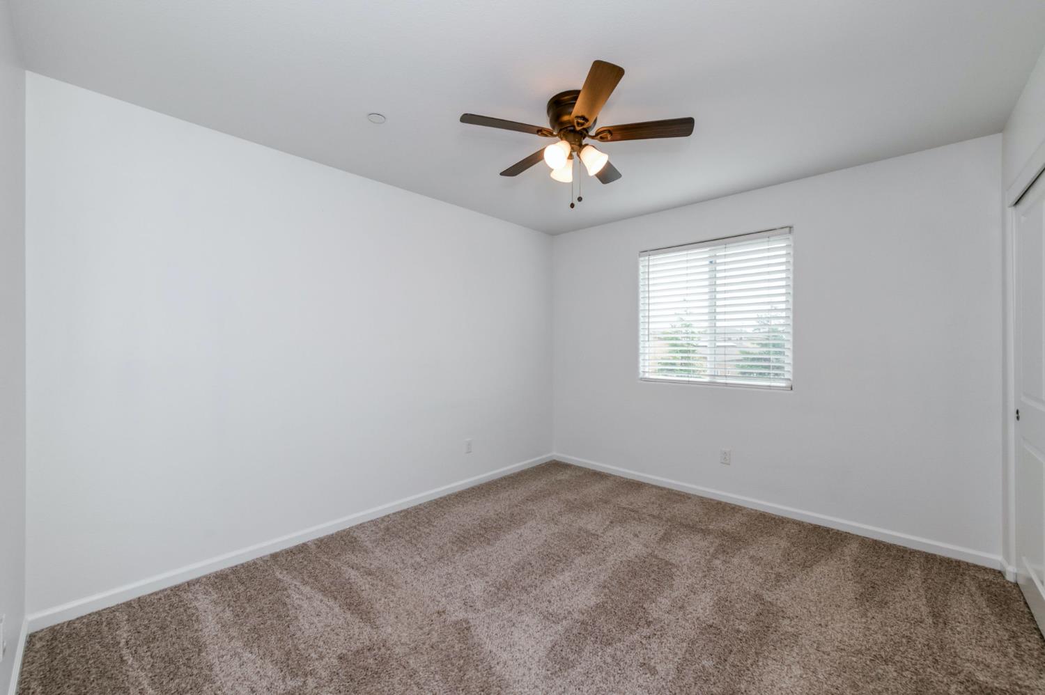 1391 Shoreside Dr, Madera, CA 93637