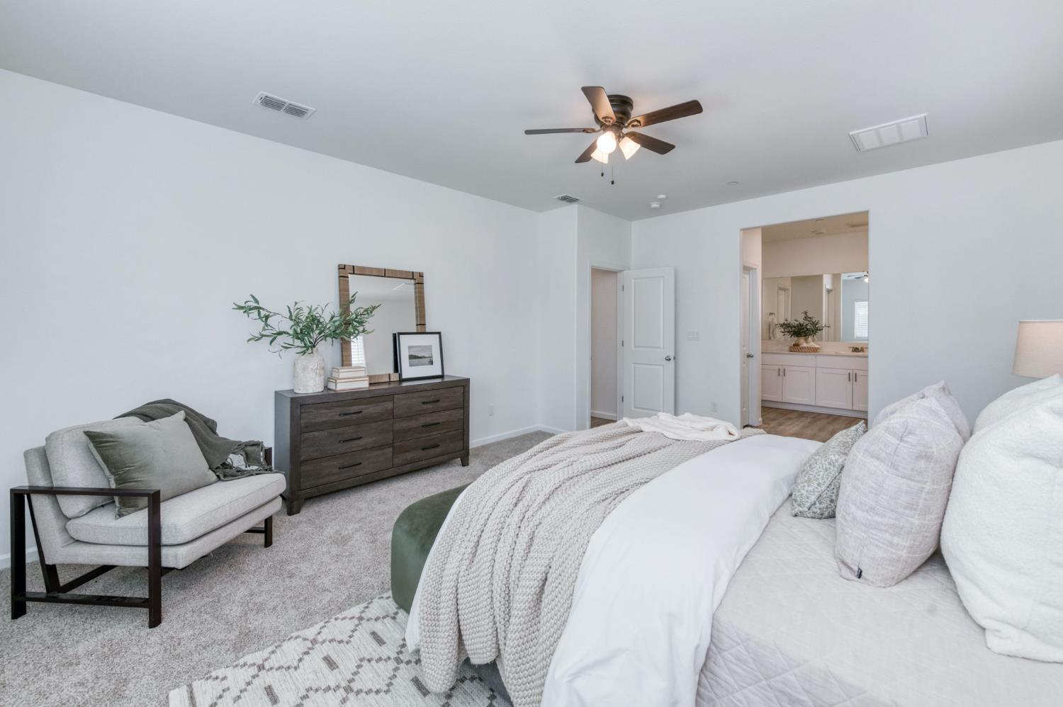 1391 Shoreside Dr, Madera, CA 93637