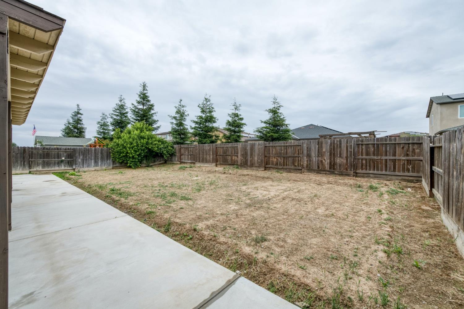 1391 Shoreside Dr, Madera, CA 93637