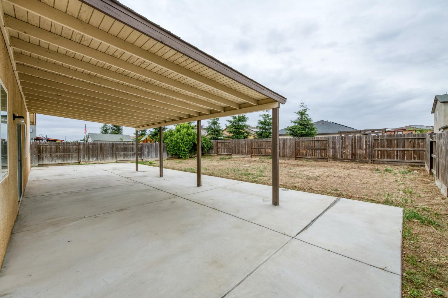 1391 Shoreside Dr, Madera, CA 93637