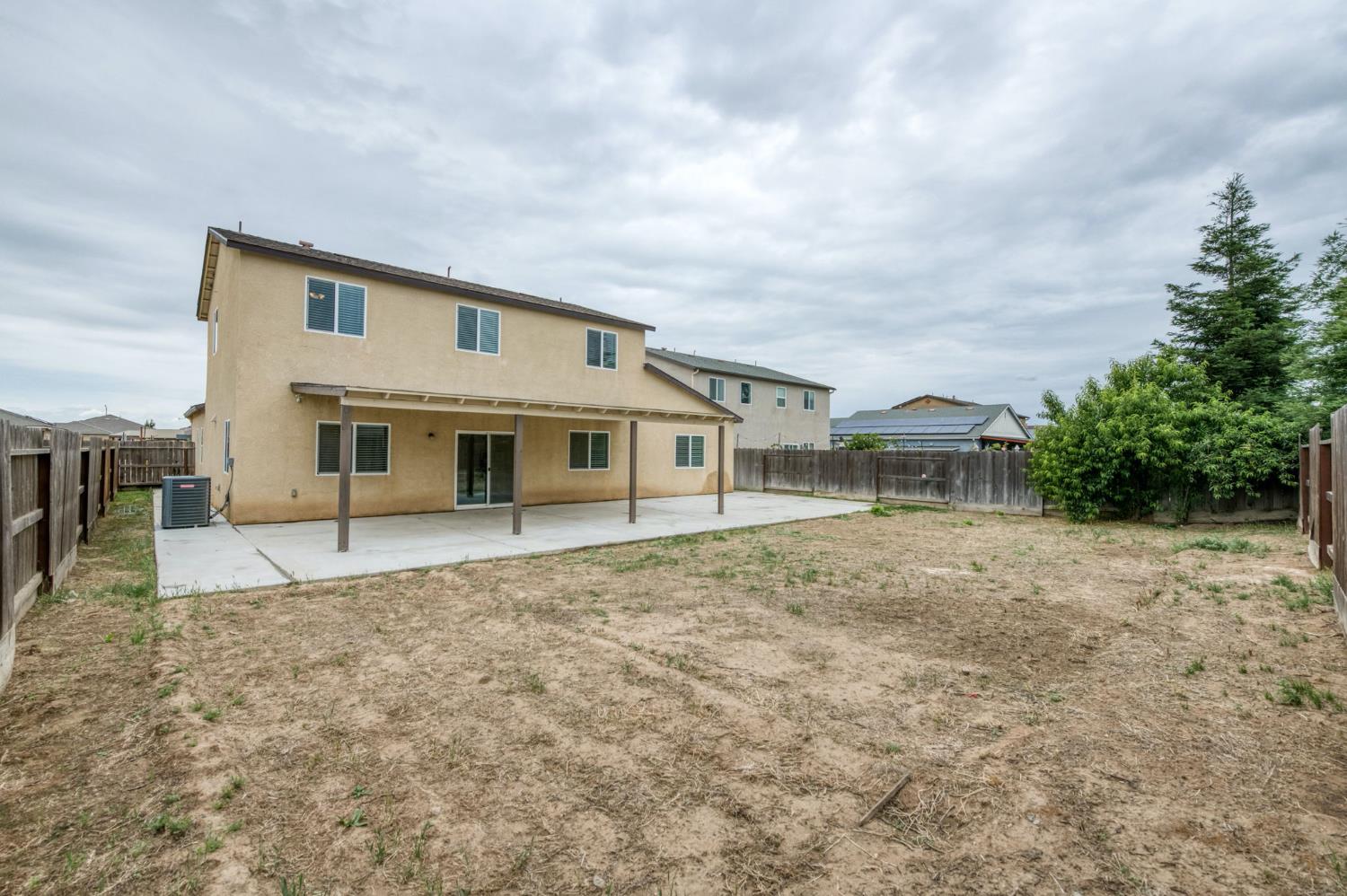 1391 Shoreside Dr, Madera, CA 93637