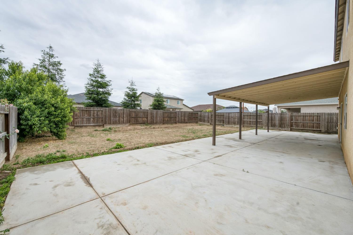 1391 Shoreside Dr, Madera, CA 93637
