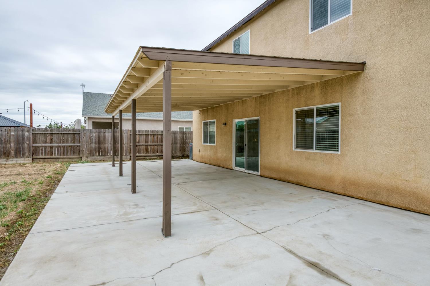 1391 Shoreside Dr, Madera, CA 93637