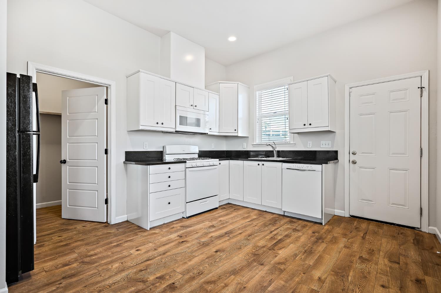 1320 P St, Fresno, CA 93721
