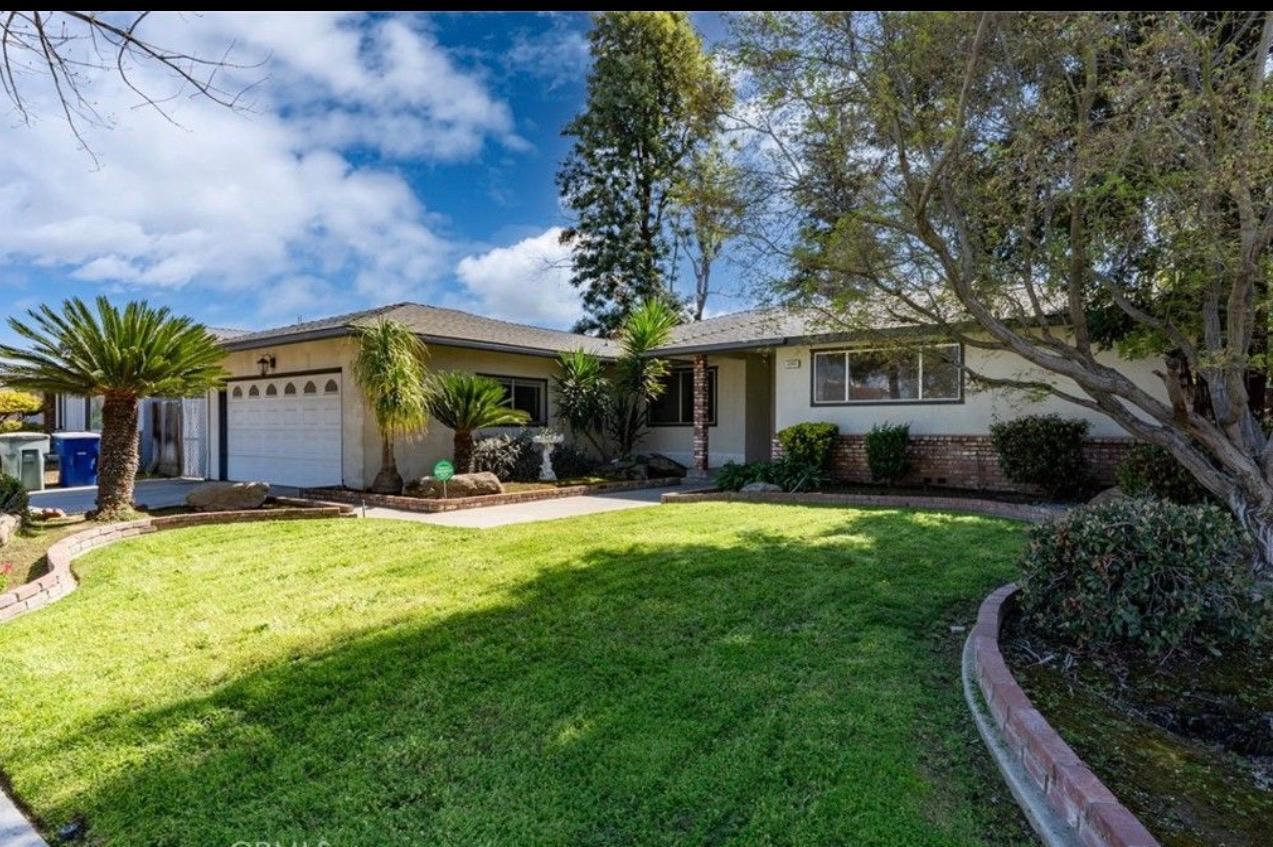 2265 E Herndon Ave, Fresno, CA 93720