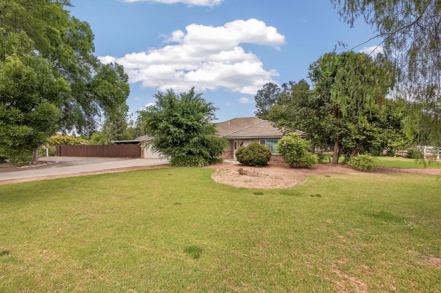 6160 N Sheridan Rd, Clovis, CA 93619