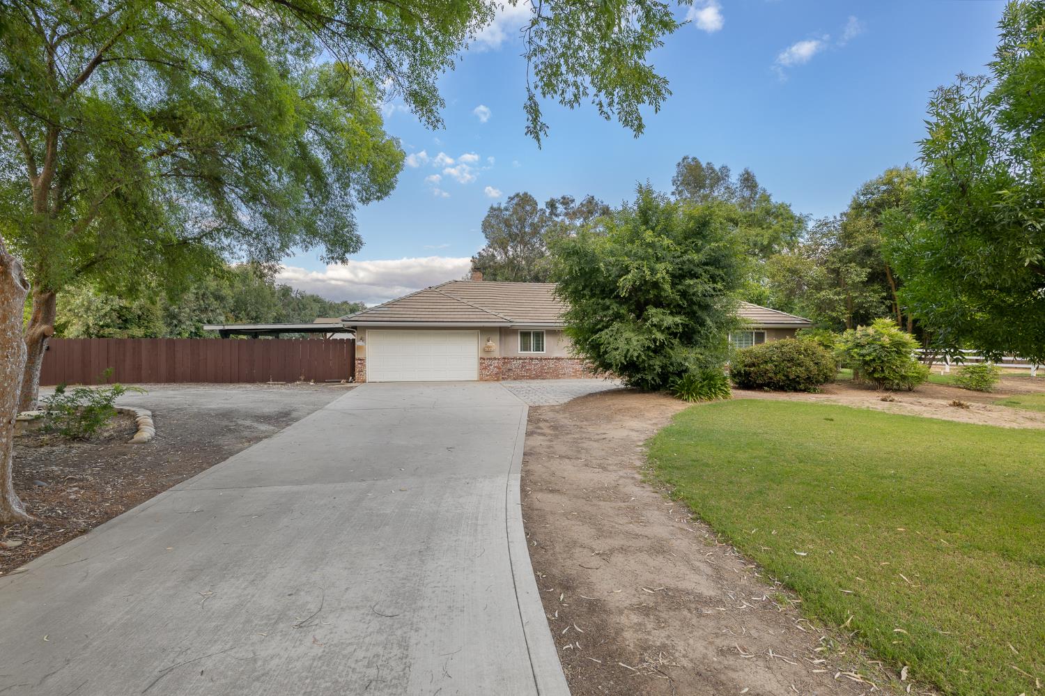 6160 N Sheridan Rd, Clovis, CA 93619