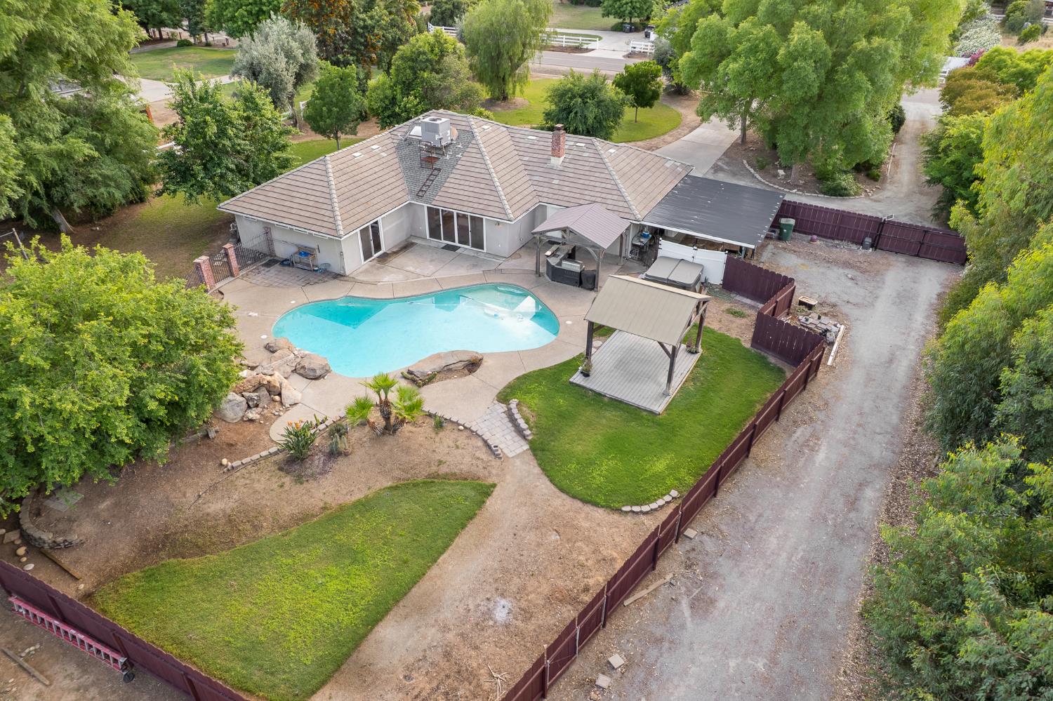 6160 N Sheridan Rd, Clovis, CA 93619