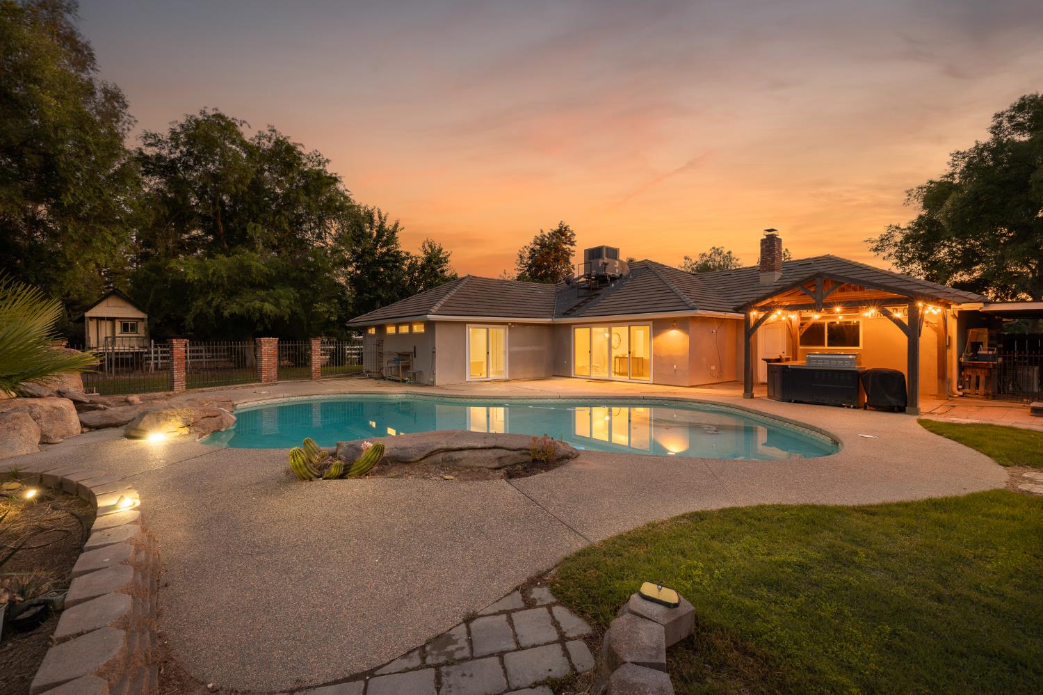 6160 N Sheridan Rd, Clovis, CA 93619