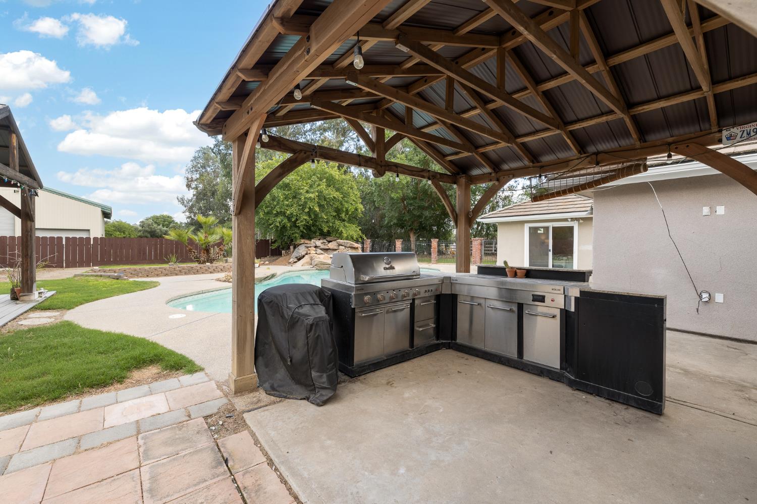 6160 N Sheridan Rd, Clovis, CA 93619