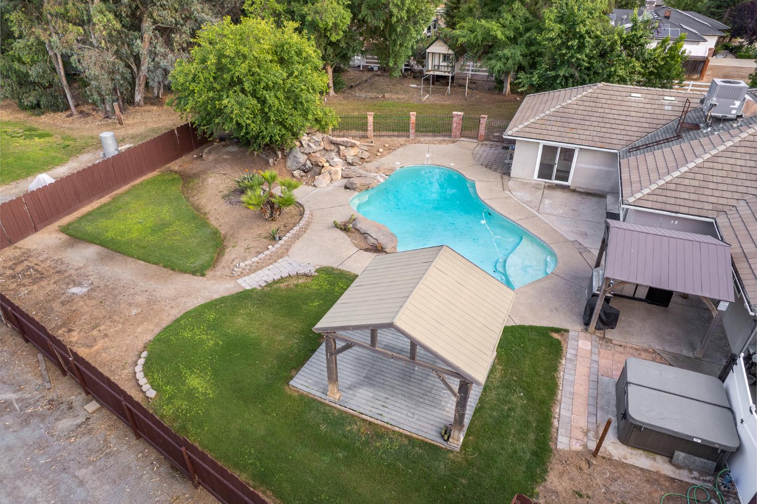 6160 N Sheridan Rd, Clovis, CA 93619