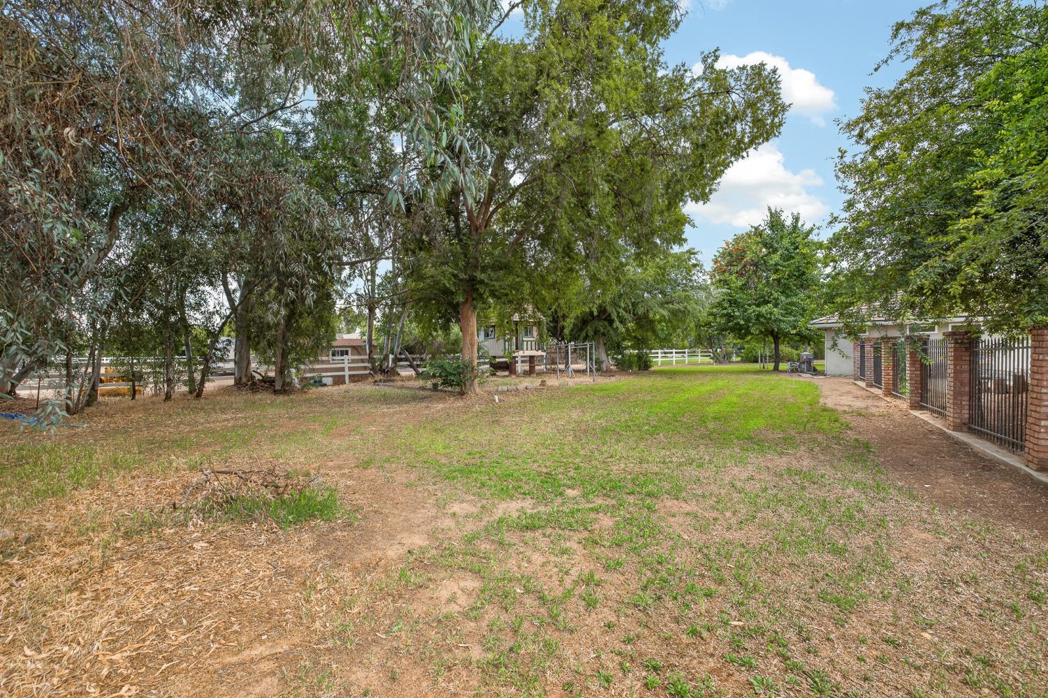 6160 N Sheridan Rd, Clovis, CA 93619