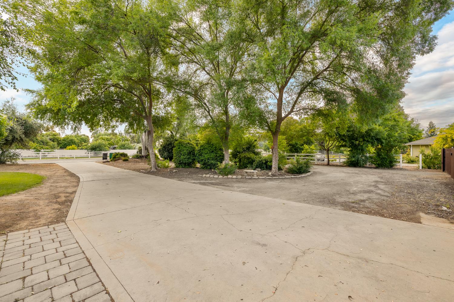 6160 N Sheridan Rd, Clovis, CA 93619