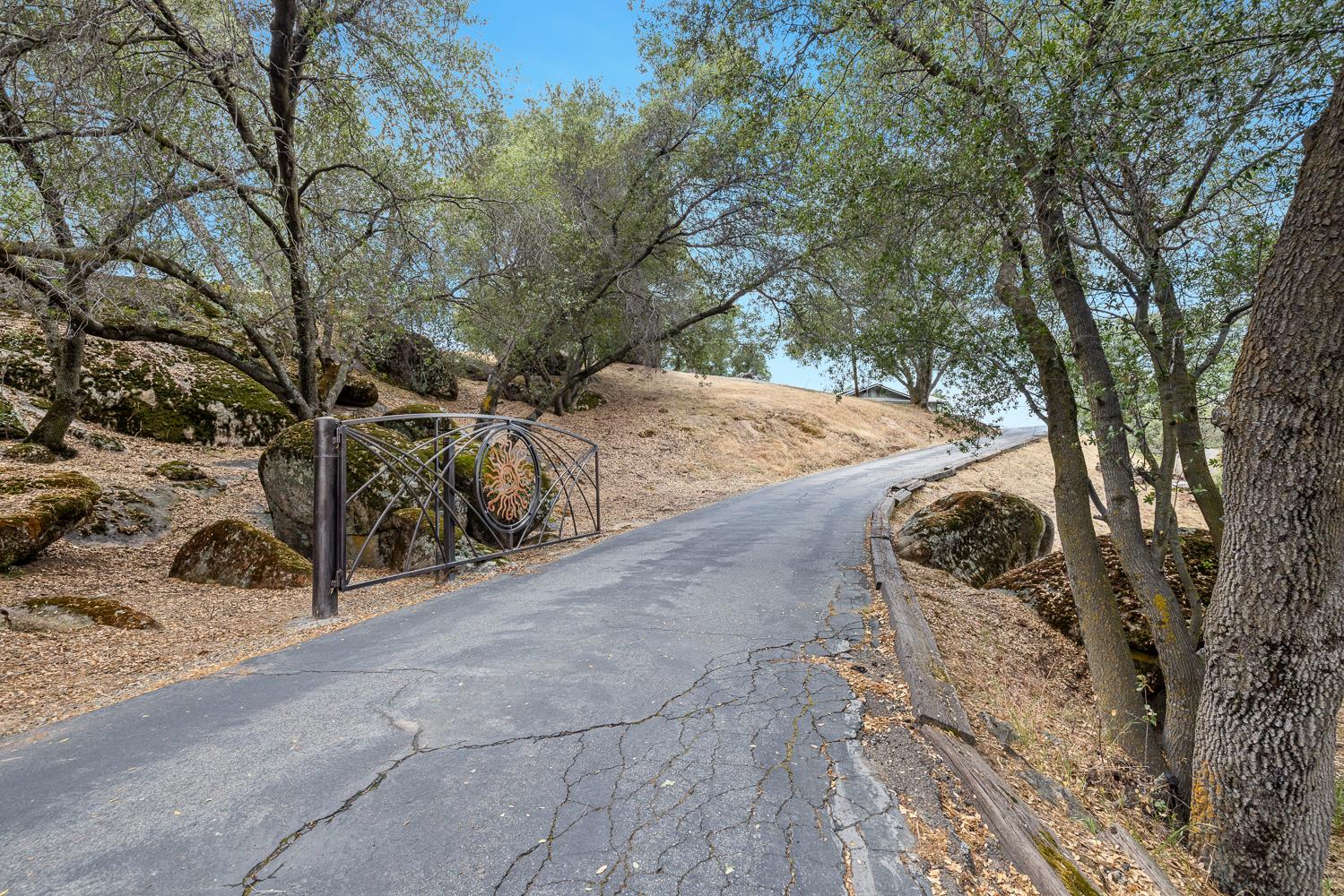 41570 Long Hollow Dr, Coarsegold, CA 93614