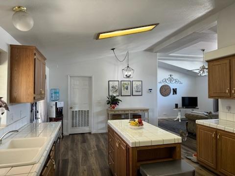 860 E Grangeville Blvd #166, Hanford, CA 93230