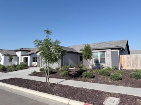 2935 21ST Ave, Kingsburg, CA 93631