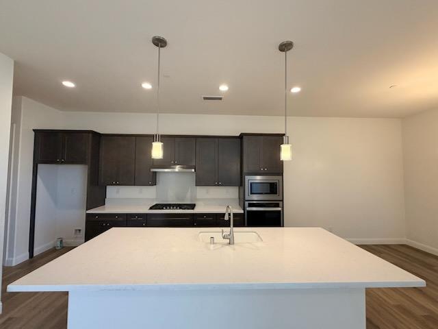 2935 21ST Ave, Kingsburg, CA 93631