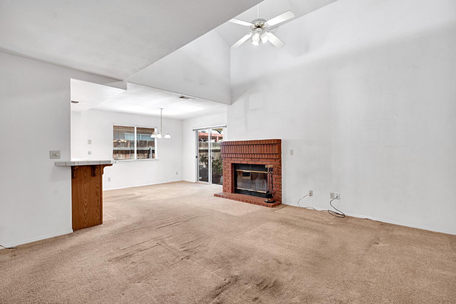 1315 E Loma Linda Ave, Fresno, CA 93720