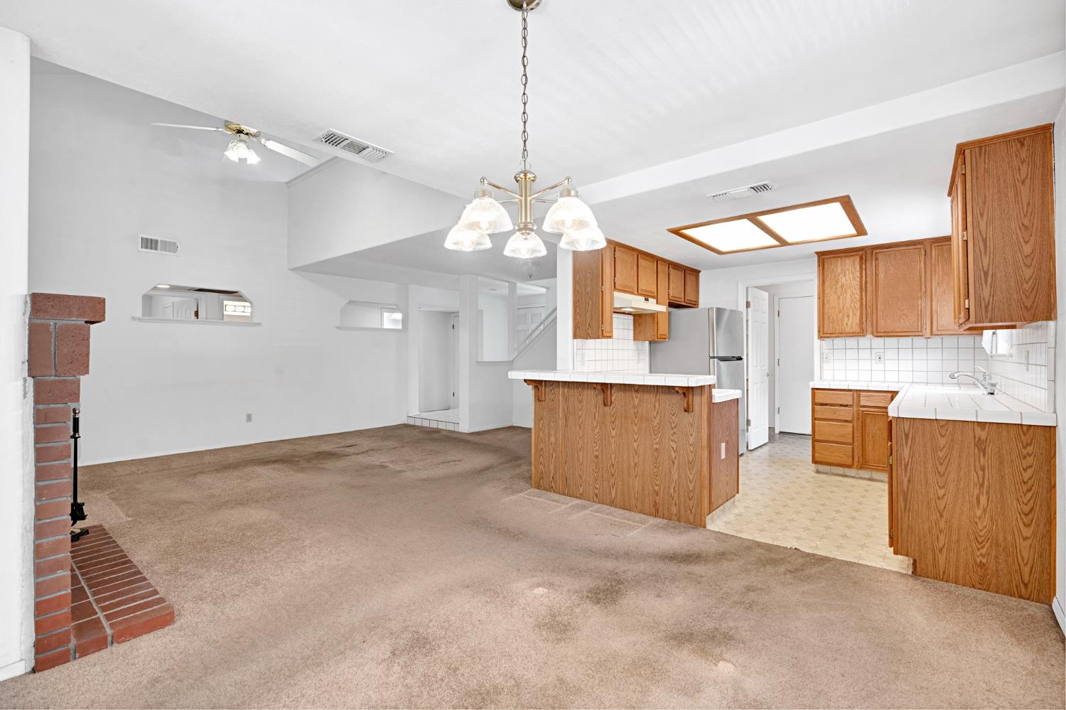 1315 E Loma Linda Ave, Fresno, CA 93720