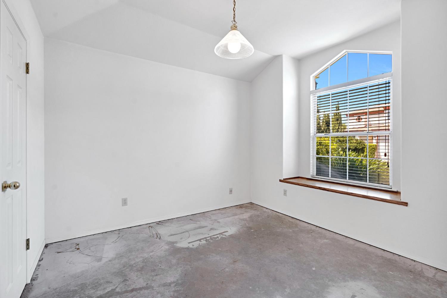 1315 E Loma Linda Ave, Fresno, CA 93720