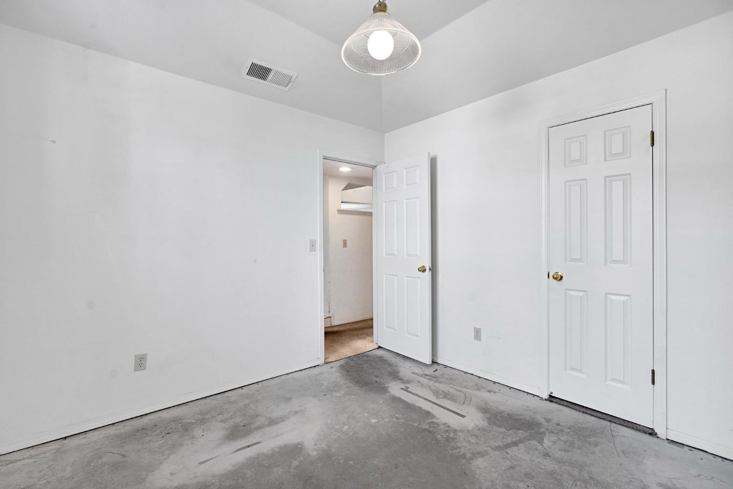 1315 E Loma Linda Ave, Fresno, CA 93720