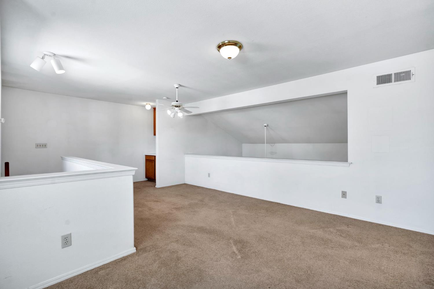1315 E Loma Linda Ave, Fresno, CA 93720