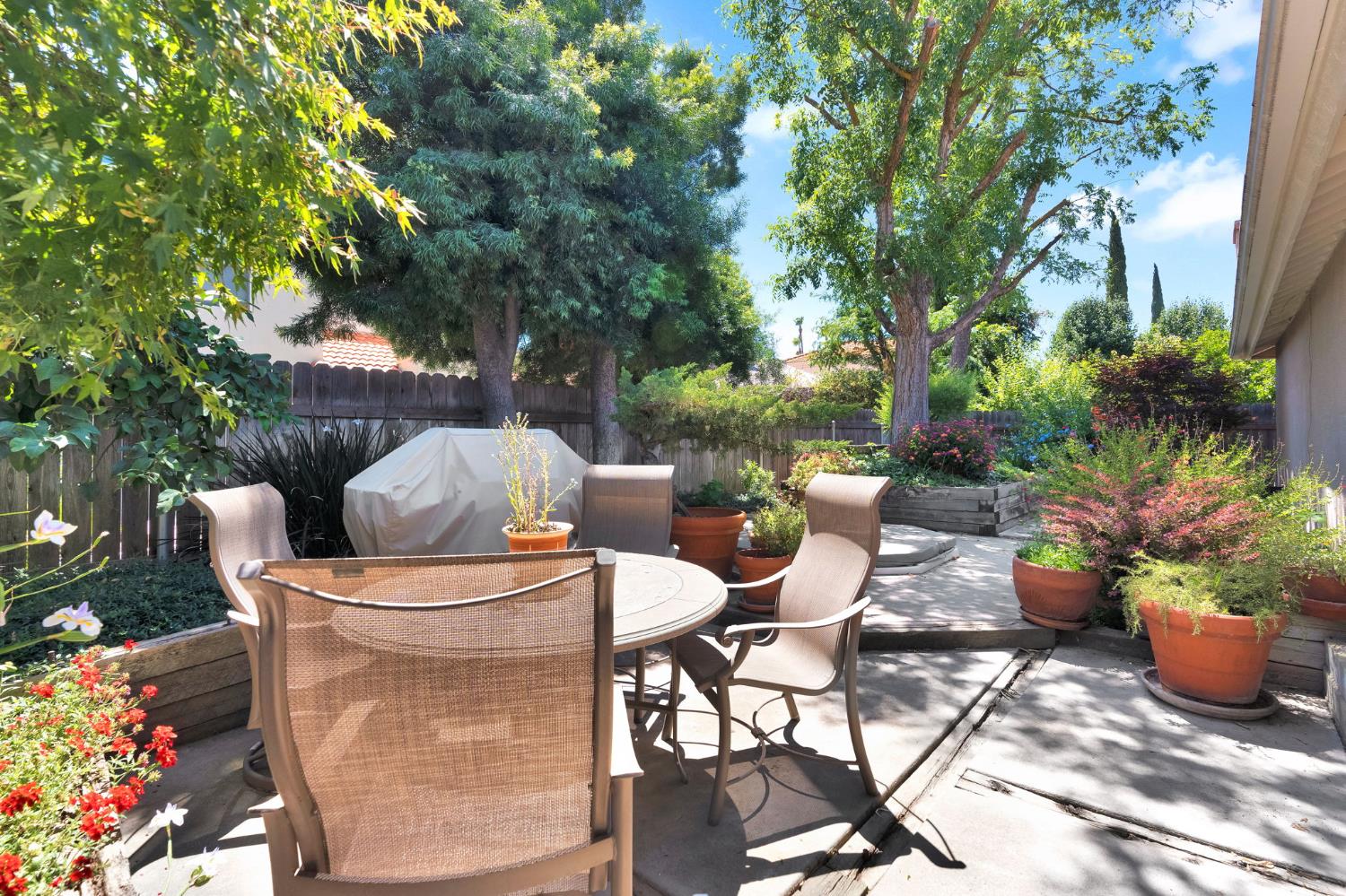 1315 E Loma Linda Ave, Fresno, CA 93720