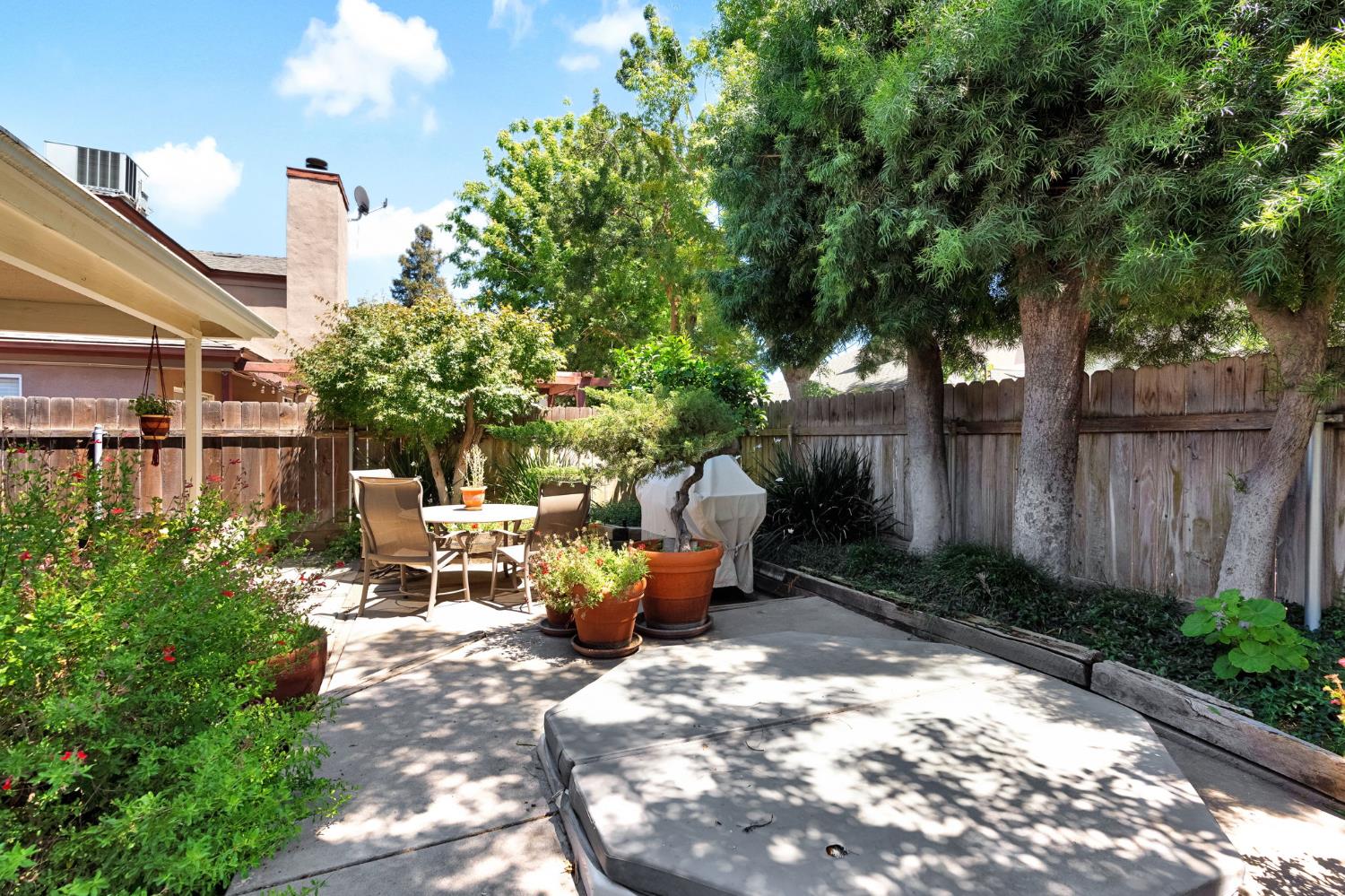 1315 E Loma Linda Ave, Fresno, CA 93720