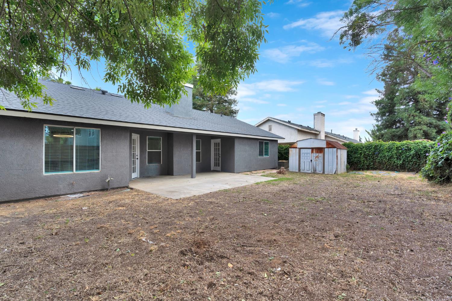 2323 N Milburn Ave, Fresno, CA 93722