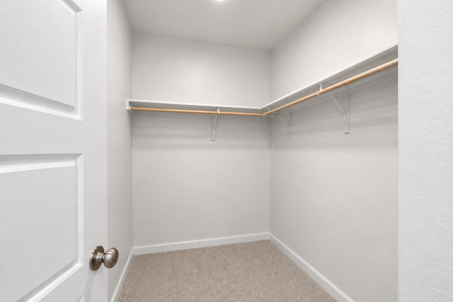 2758 N Applegate Ave, Fresno, CA 93737