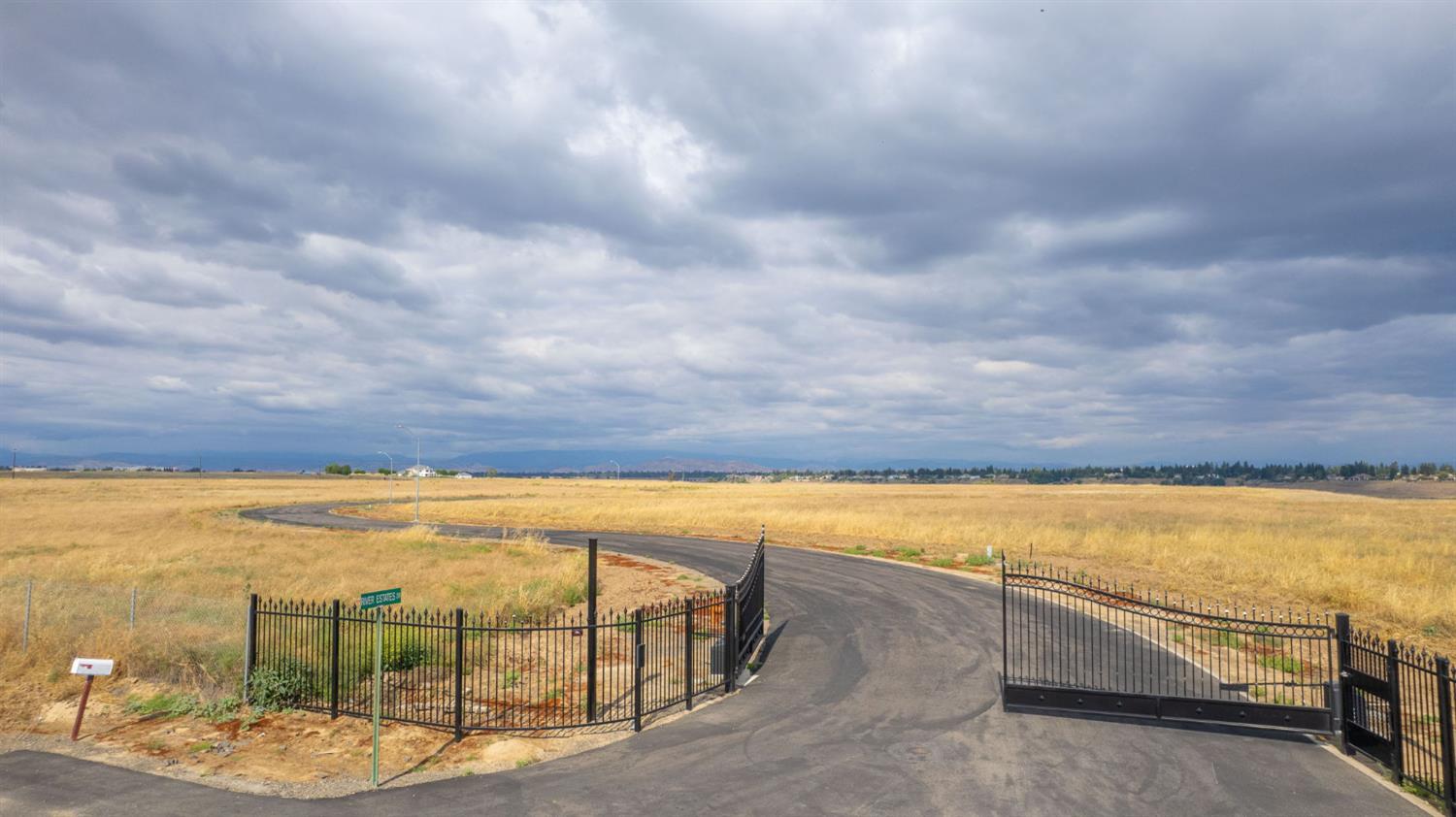 40313 River Estate Dr, Madera, CA 93636
