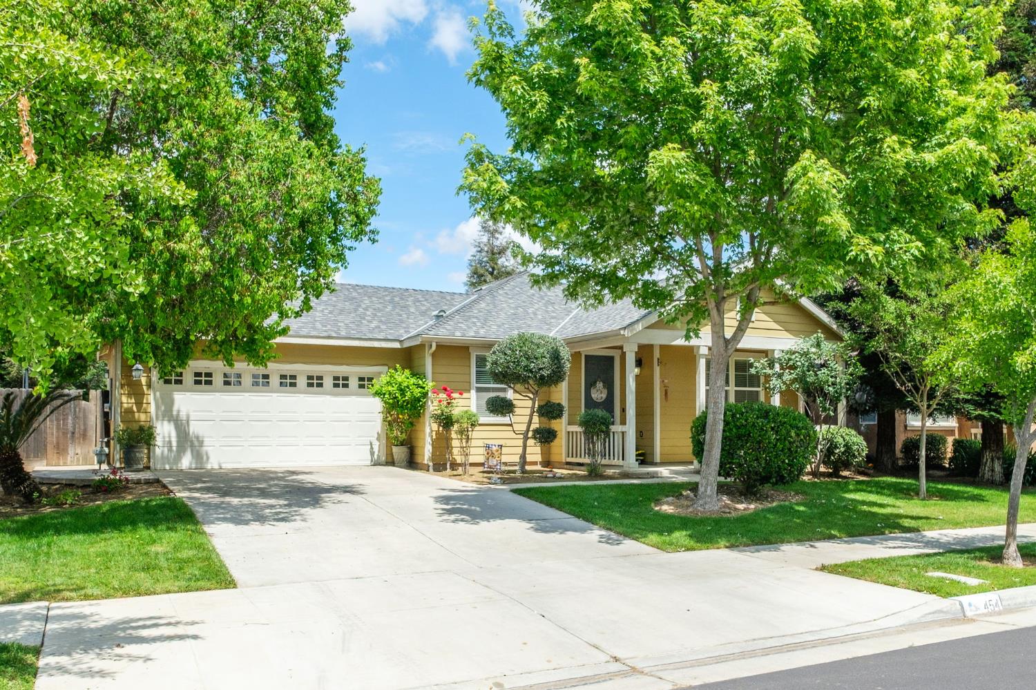 454 E Sierra Ave, Reedley, CA 93654