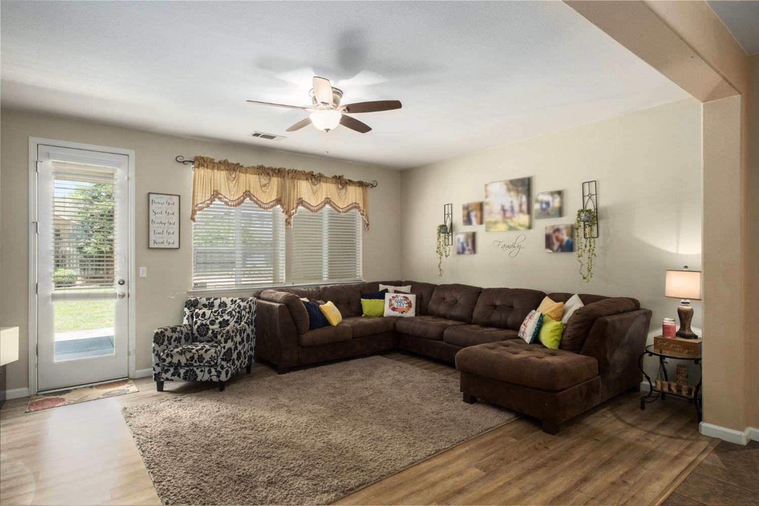 454 E Sierra Ave, Reedley, CA 93654