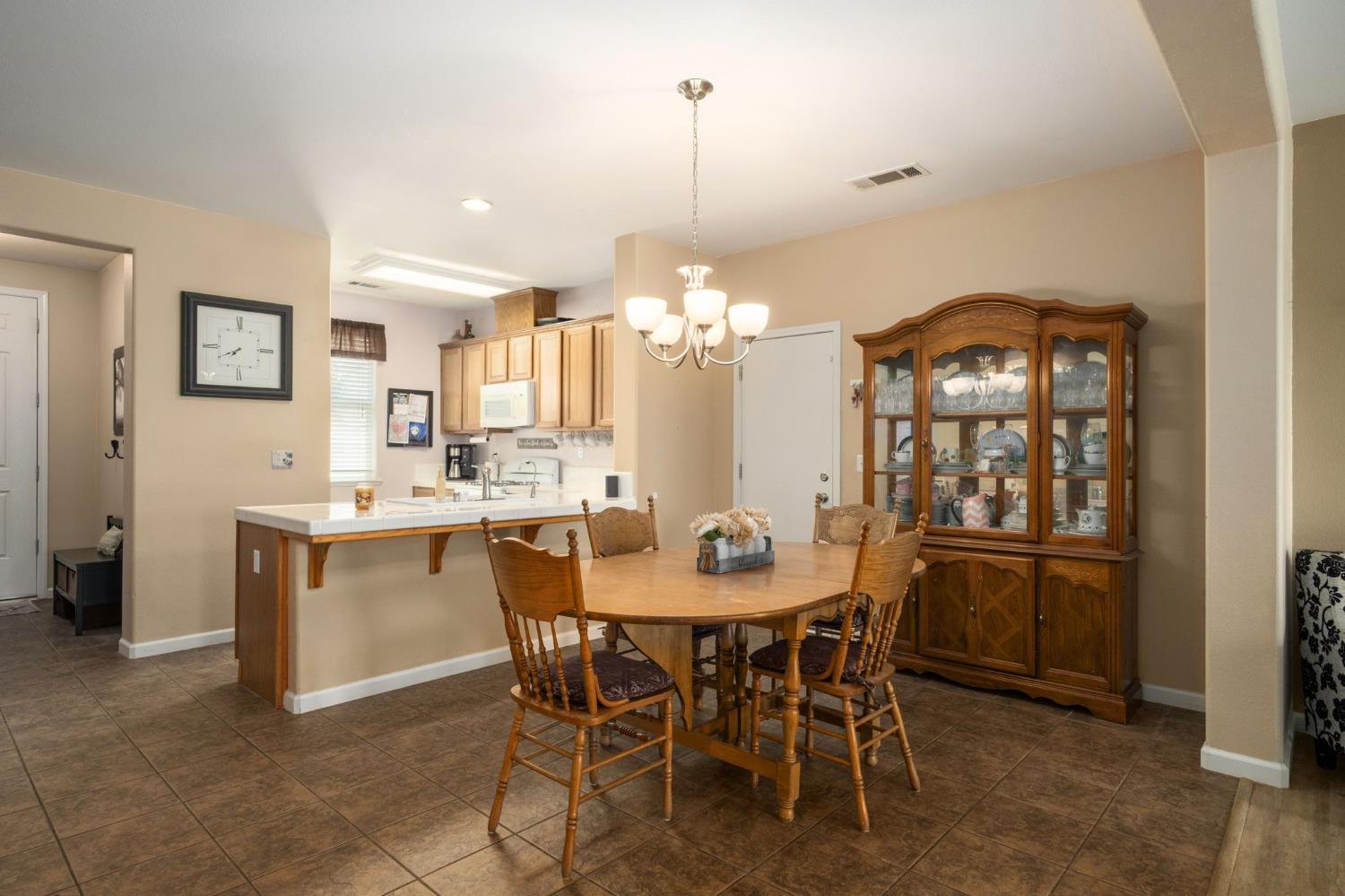 454 E Sierra Ave, Reedley, CA 93654