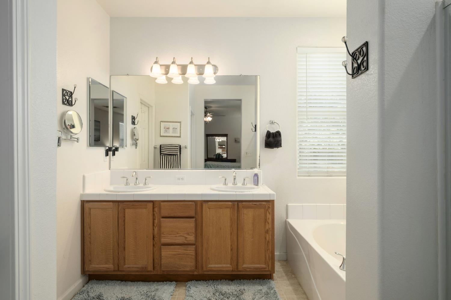 454 E Sierra Ave, Reedley, CA 93654