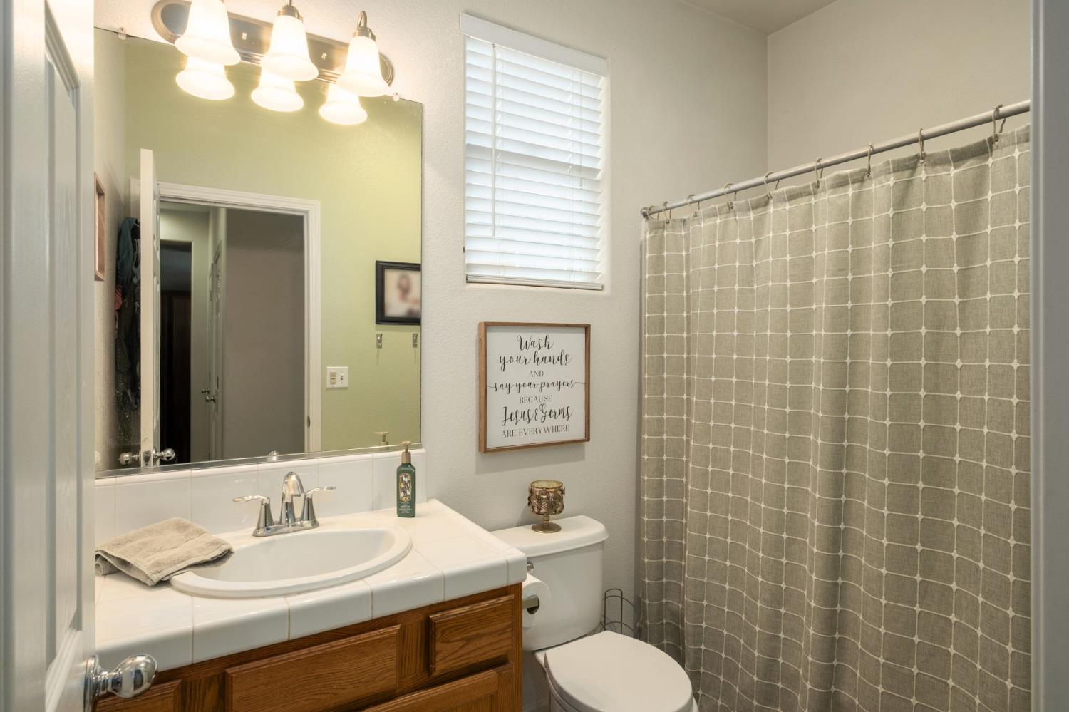 454 E Sierra Ave, Reedley, CA 93654