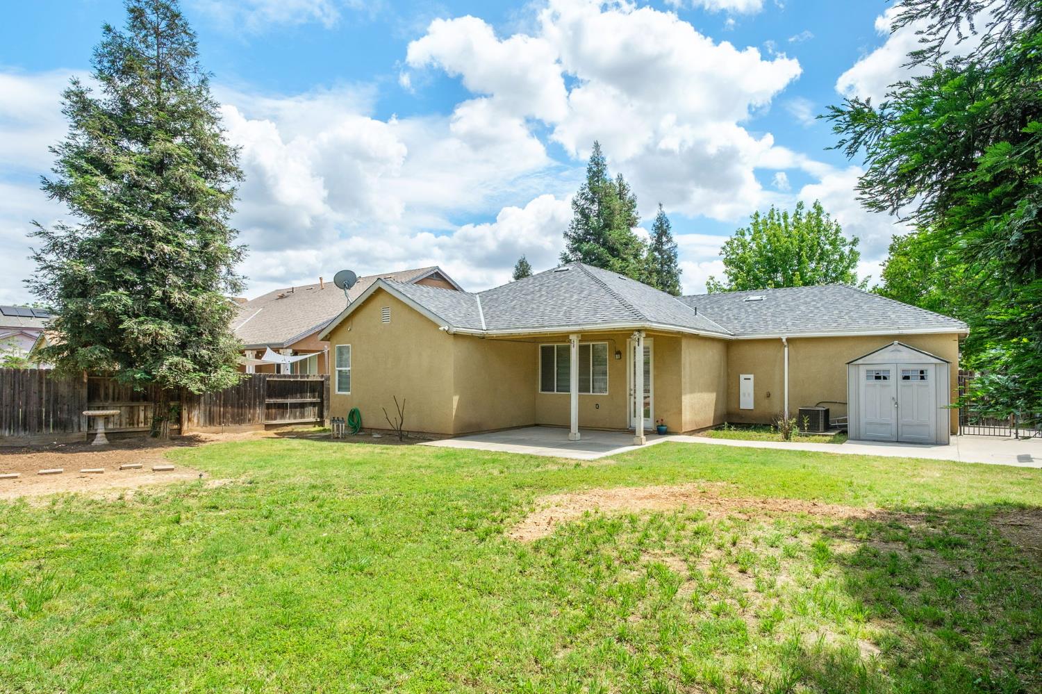 454 E Sierra Ave, Reedley, CA 93654