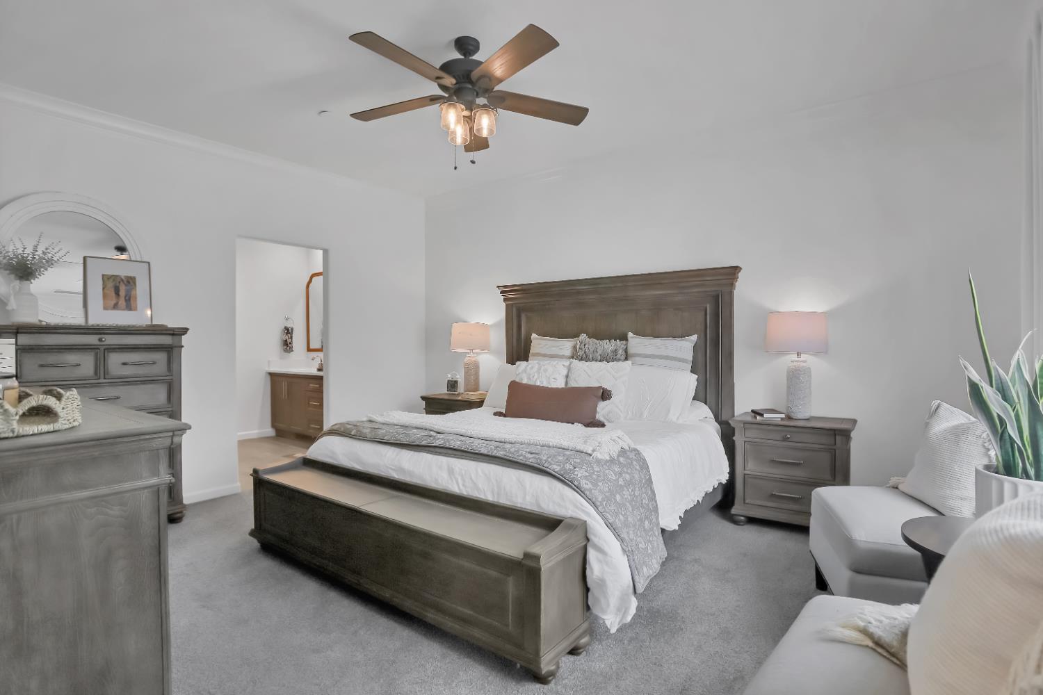 4433 Oak Knoll Rd, Madera, CA 93636