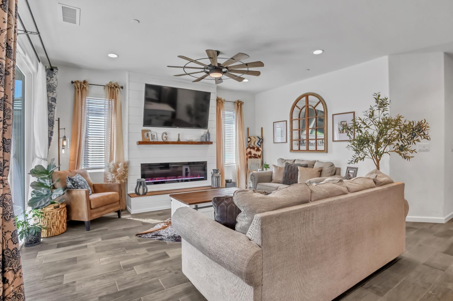 4433 Oak Knoll Rd, Madera, CA 93636