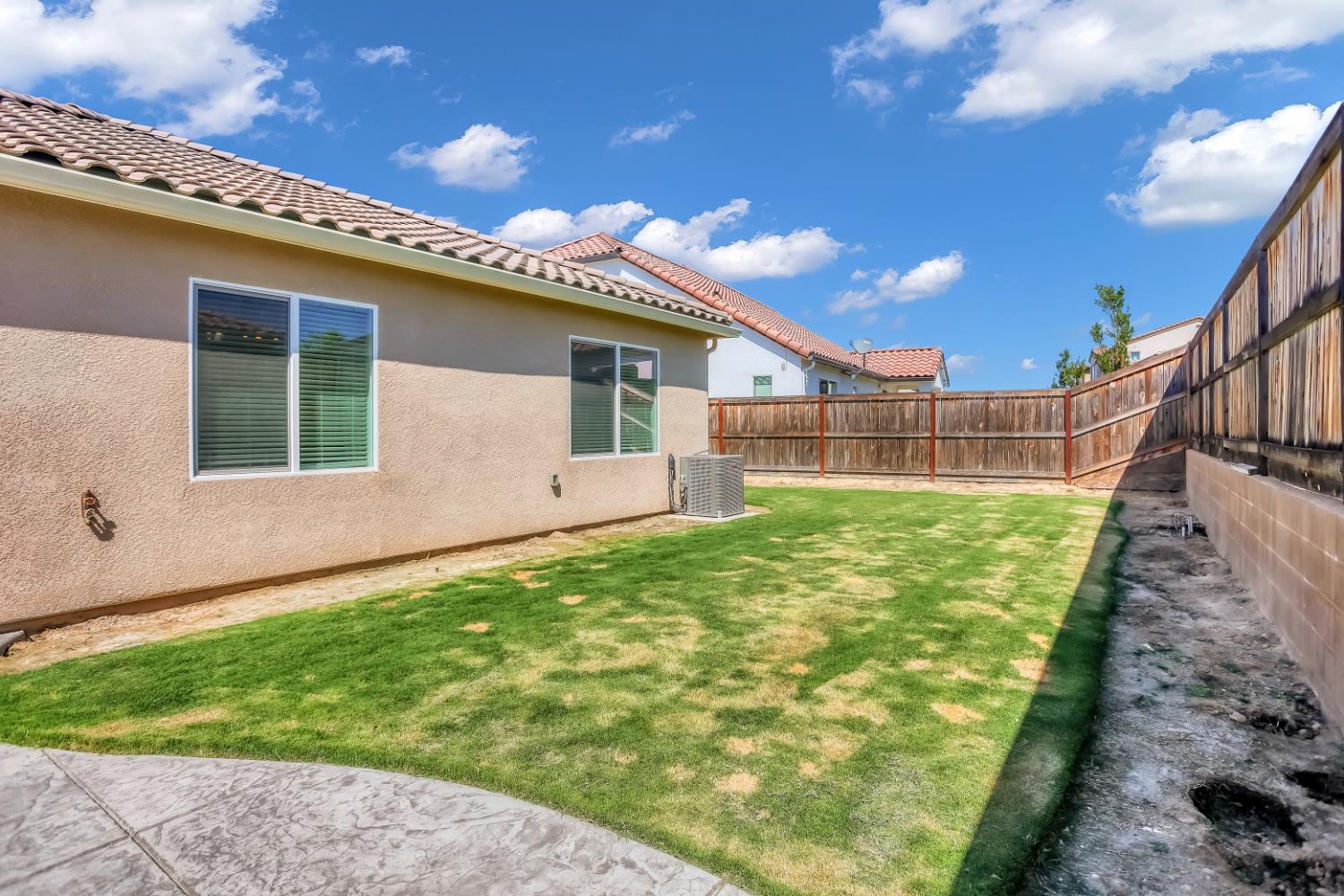 4433 Oak Knoll Rd, Madera, CA 93636