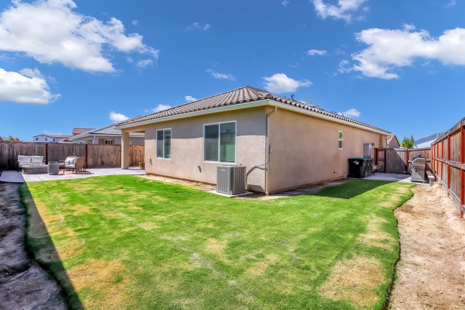 4433 Oak Knoll Rd, Madera, CA 93636