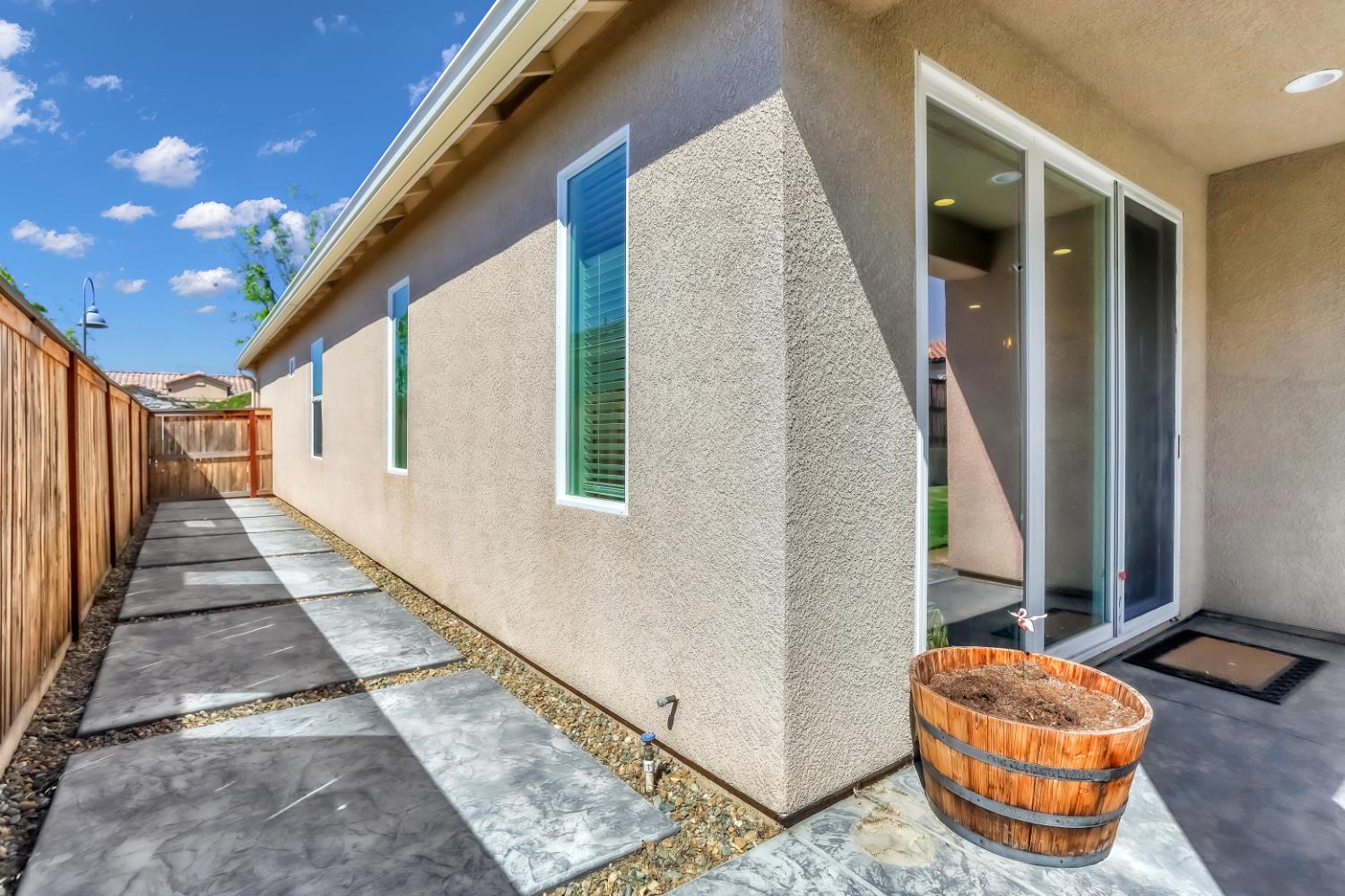 4433 Oak Knoll Rd, Madera, CA 93636
