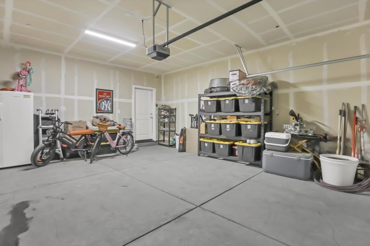 4433 Oak Knoll Rd, Madera, CA 93636