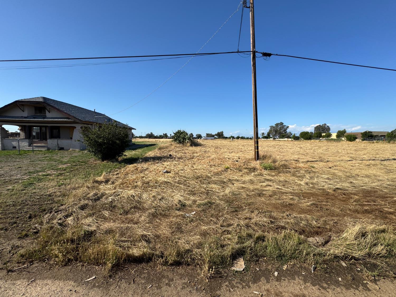 25853 W Clark St, Madera, CA 93638