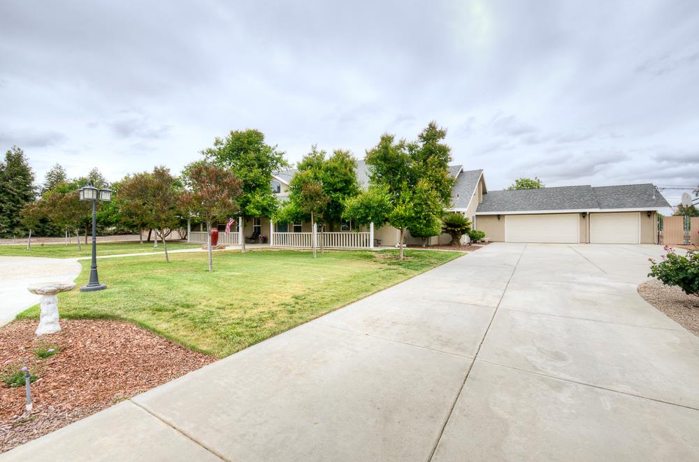 17465 Monreal Rd, Madera, CA 93636